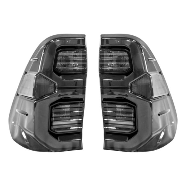 FAROL TRAS. HILUX 16/24 2PZS | HILUX-003-NEGRA